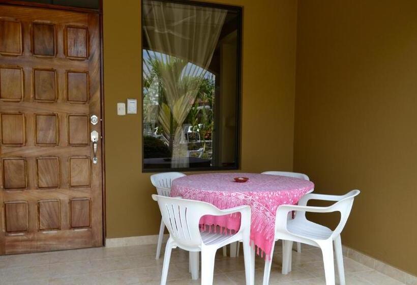 ویلای 1 خوابه, La Villa Creole