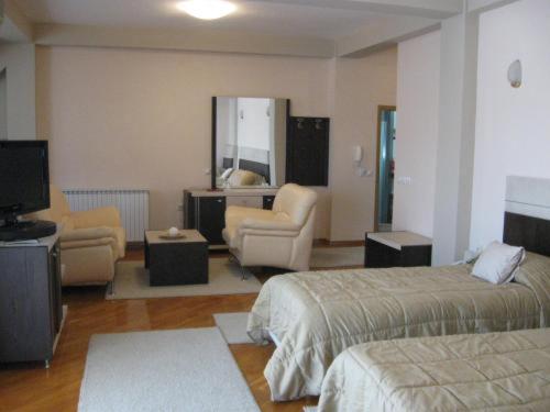 سوییت جونیور با چشم‌انداز شهر, Premier