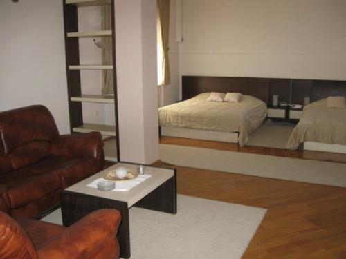 سوییت جونیور با چشم‌انداز شهر, Premier