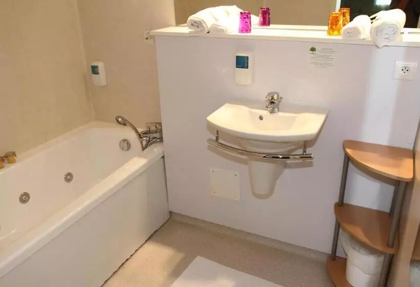 Quarto Comfort, Rev