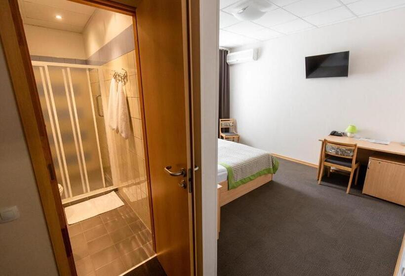 اتاق استاندارد با دسترسی به اسپا, Sports