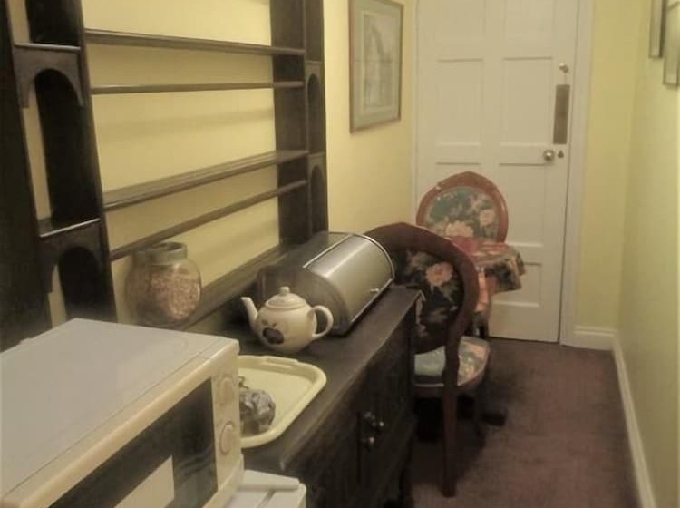 סוויטת ג'וניור, The Arlington Coach House