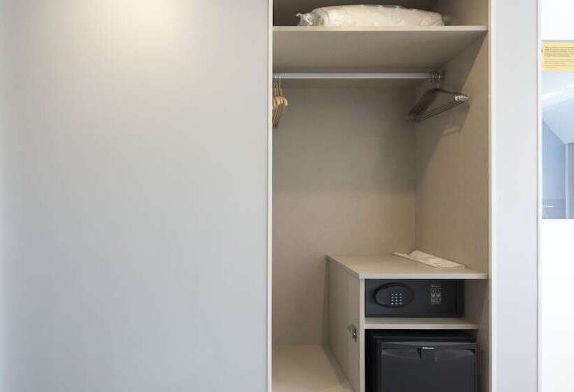 غرفة ديلوكس, Varzinn