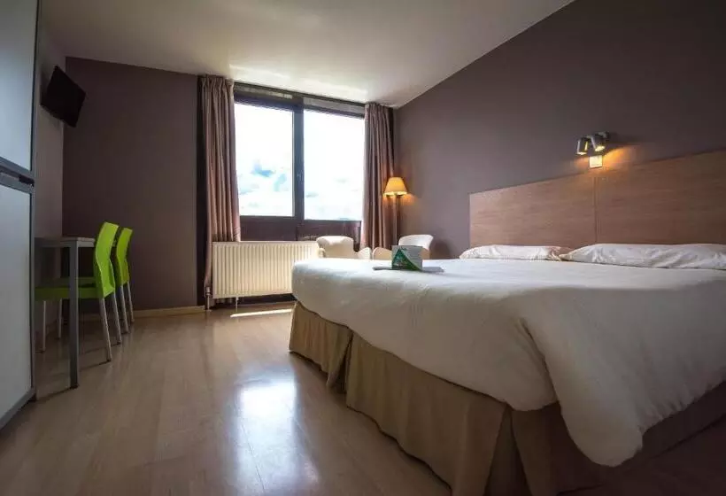 اتاق پنت هاوس, Campus Cerdanya