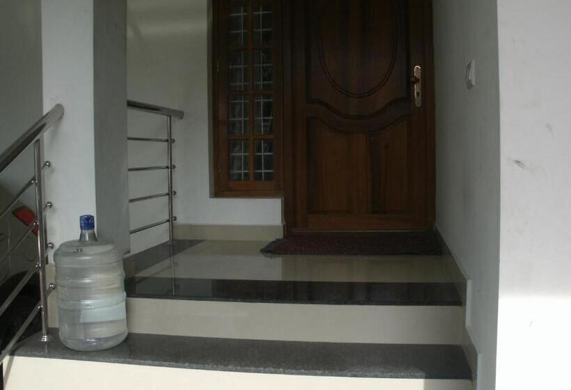 اتاق اکونومی, Jacaranda Holiday Home