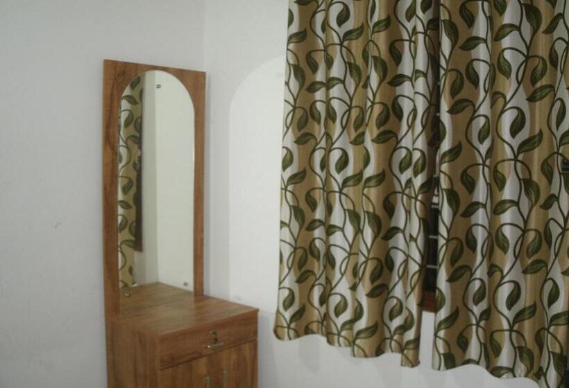 اتاق لوکس, Jacaranda Holiday Home