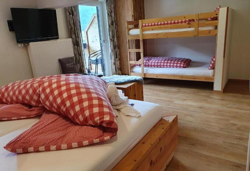 חדר משפתחתי סופריור, Boutique Hotel Alpenhof