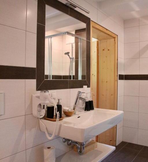 חדר משפתחתי סופריור, Boutique Hotel Alpenhof