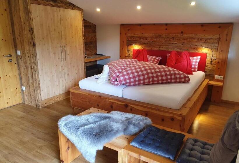 חדר משפתחתי סופריור, Boutique Hotel Alpenhof