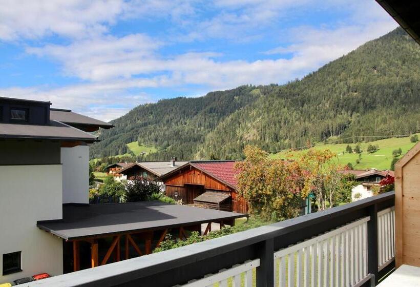 חדר דלוקס לארבעה, Boutique Hotel Alpenhof