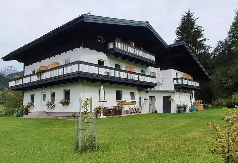 デラックスの４人部屋, Boutique Hotel Alpenhof