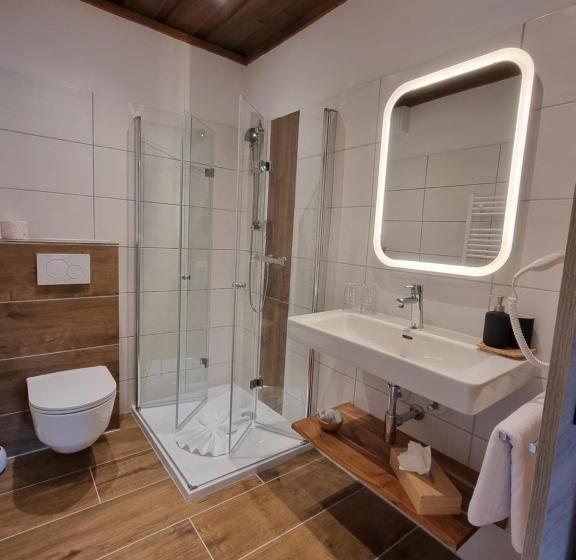 חדר דלוקס לארבעה, Boutique Hotel Alpenhof