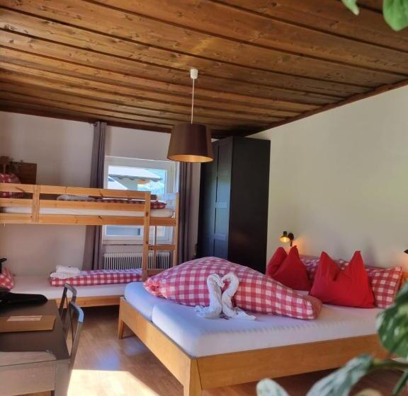 חדר דלוקס לארבעה, Boutique Hotel Alpenhof