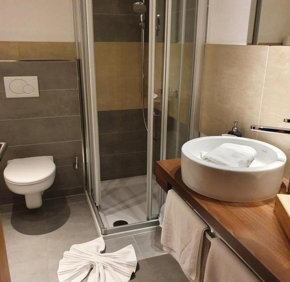 חדר דלוקס לשלושה, Boutique Hotel Alpenhof