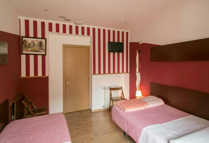 اتاق استاندارد با سرویس بهداشتی مشترک, Hostal Abaaly