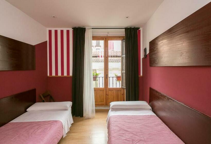 اتاق استاندارد با سرویس بهداشتی مشترک, Hostal Abaaly
