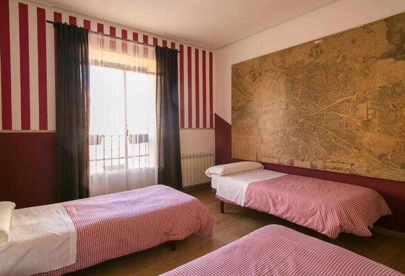 اتاق استاندارد سه تخته با سرویس بهداشتی مشترک, Hostal Abaaly