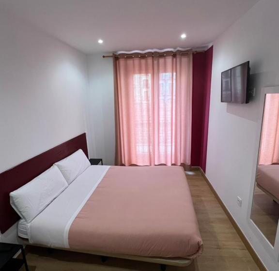 اتاق استاندارد با سرویس بهداشتی مشترک, Hostal Abaaly