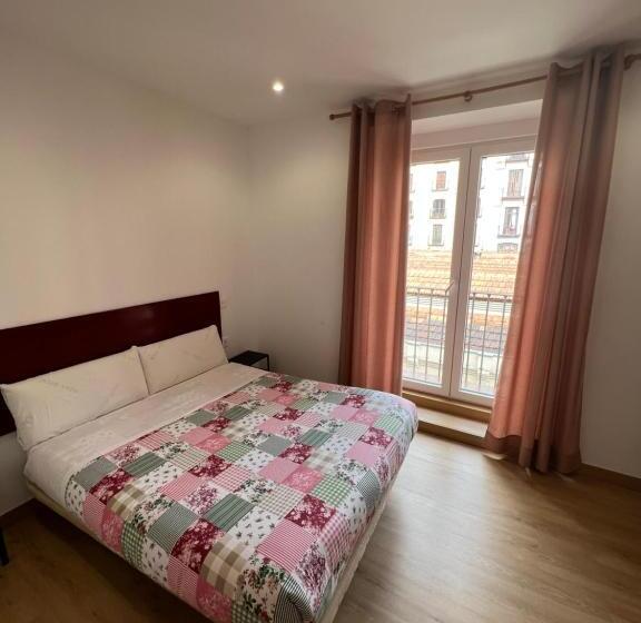 اتاق استاندارد با سرویس بهداشتی مشترک, Hostal Abaaly