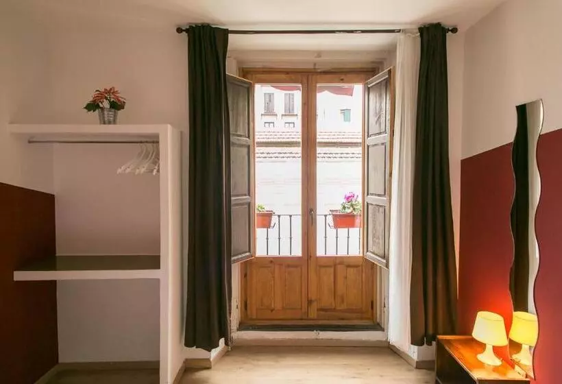 اتاق اکونومی با حمام مشترک, Hostal Abaaly