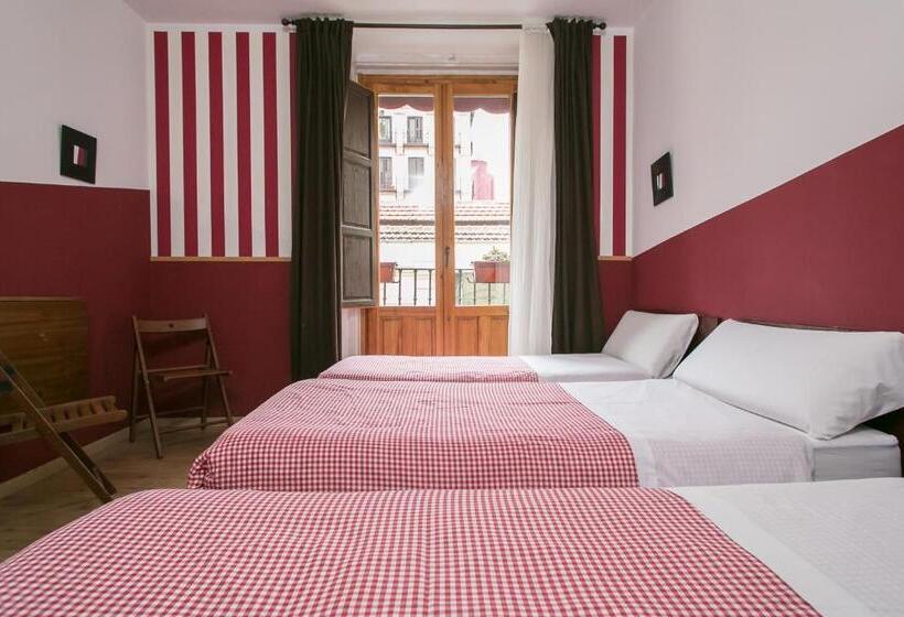 اتاق اکونومی با حمام مشترک, Hostal Abaaly