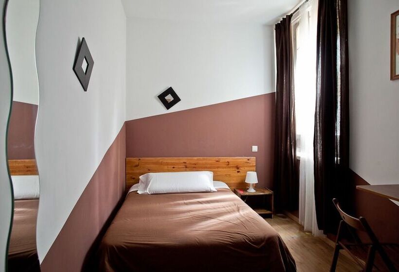 اتاق استاندارد یک تخته با سرویس بهداشتی مشترک, Hostal Abaaly