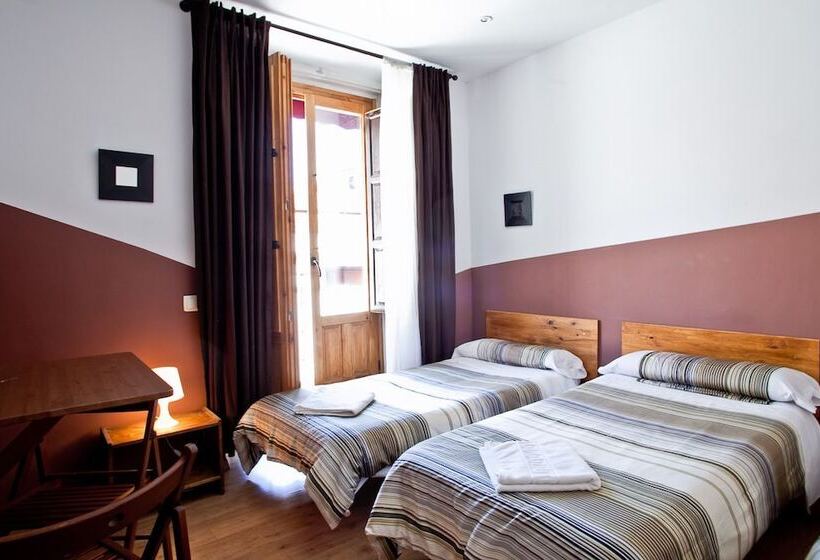 اتاق استاندارد با سرویس بهداشتی مشترک, Hostal Abaaly