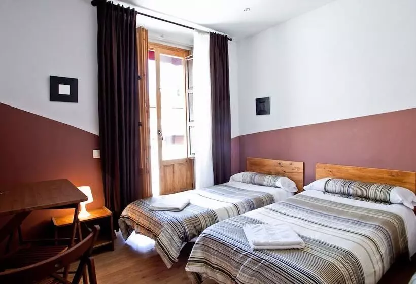 اتاق استاندارد با سرویس بهداشتی مشترک, Hostal Abaaly