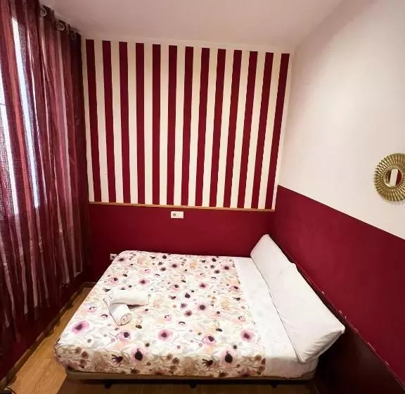 اتاق اکونومی با حمام مشترک, Hostal Abaaly