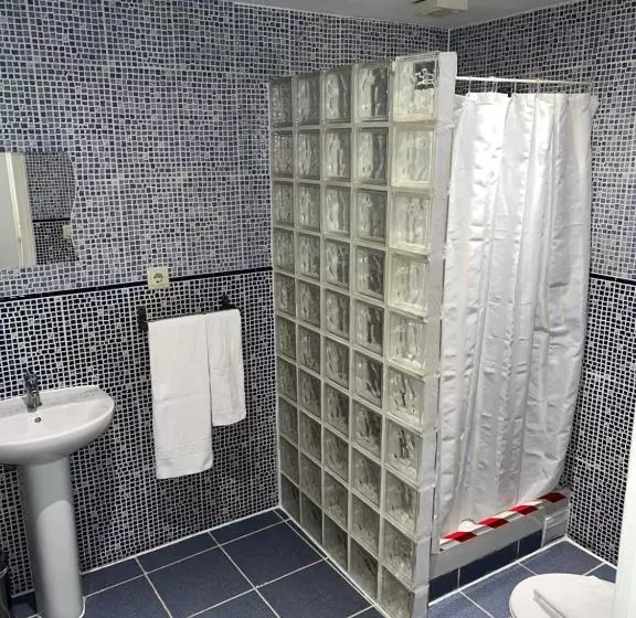 اتاق اکونومی با حمام مشترک, Hostal Abaaly