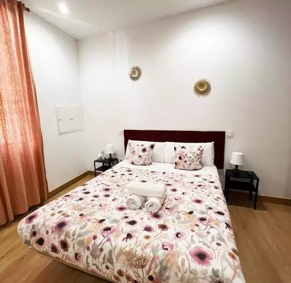 اتاق اکونومی با حمام مشترک, Hostal Abaaly