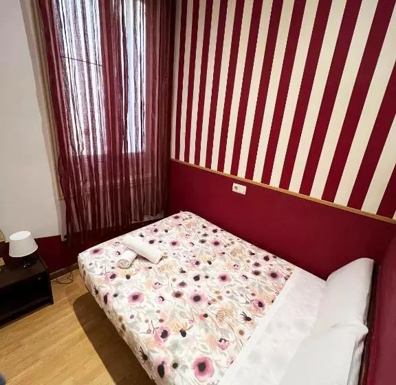 اتاق اکونومی با حمام مشترک, Hostal Abaaly