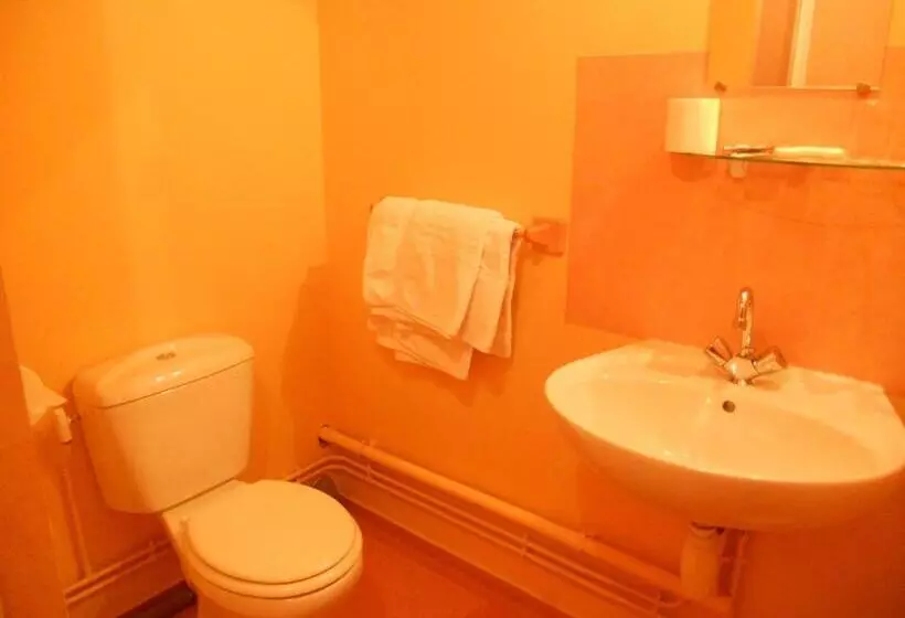 اتاق استاندارد یک نفره, Auberge Du Saut Des Cuves
