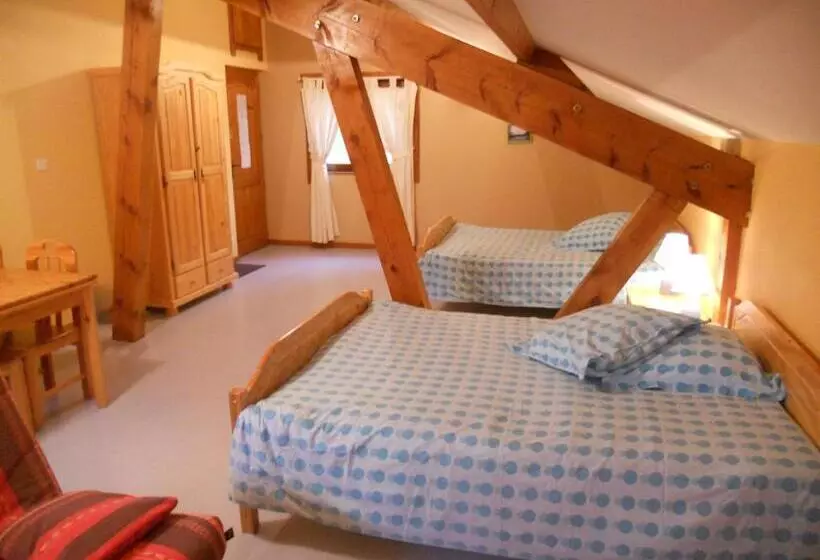 اتاق استاندارد چهار تخته, Auberge Du Saut Des Cuves