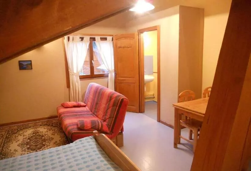 اتاق استاندارد چهار تخته, Auberge Du Saut Des Cuves