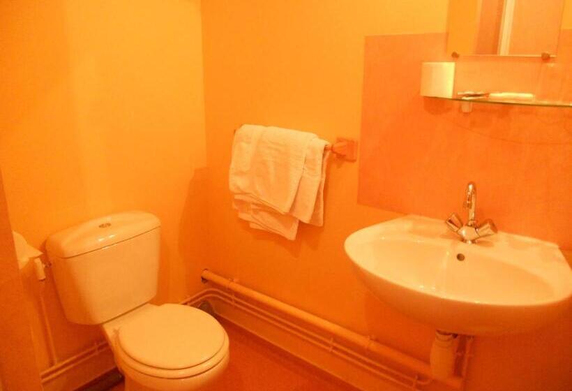 家庭套房, Auberge Du Saut Des Cuves