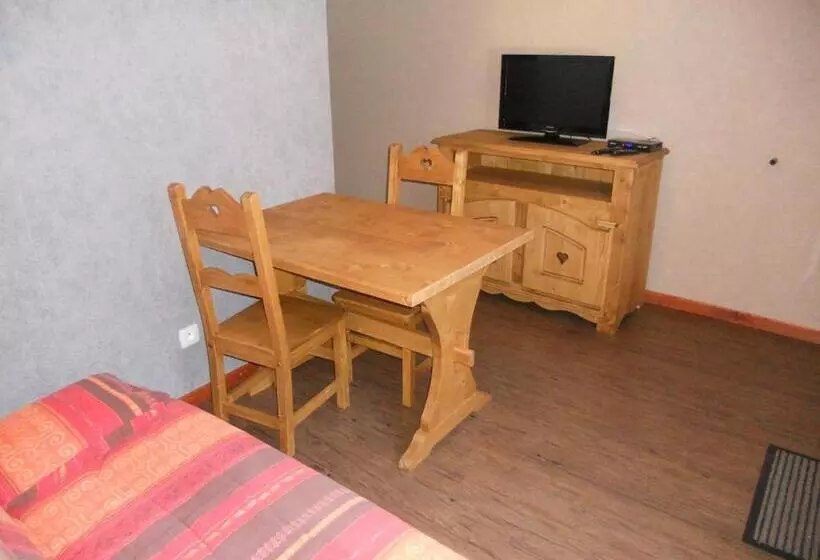 سوییت خانوادگی, Auberge Du Saut Des Cuves