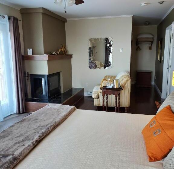 Номер Superior Кровать Кинг, Auberge Fleurs De Lune