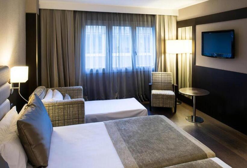 اتاق استاندارد سه نفره, Catalonia Rigoletto