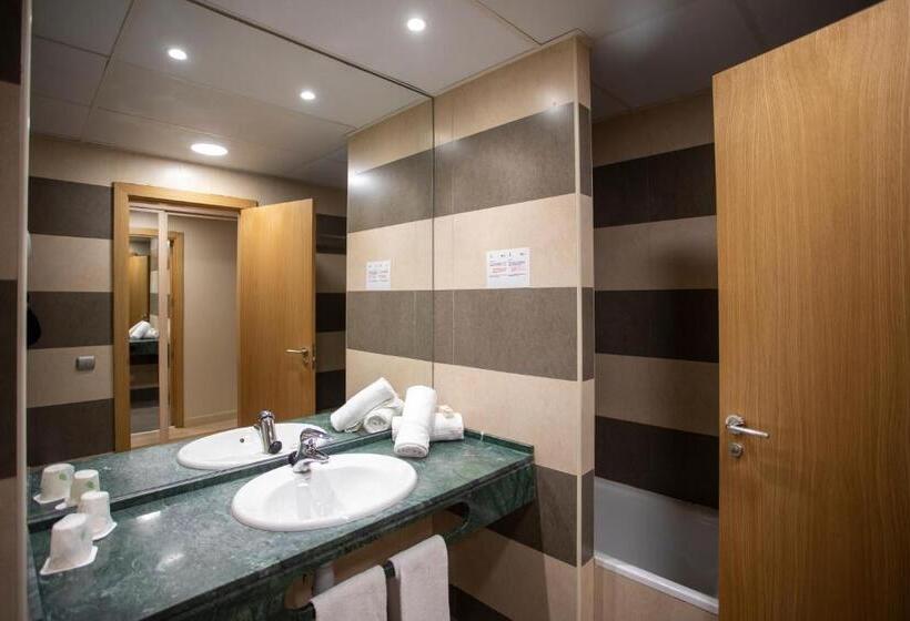 标准间, Ciudad De Ejea