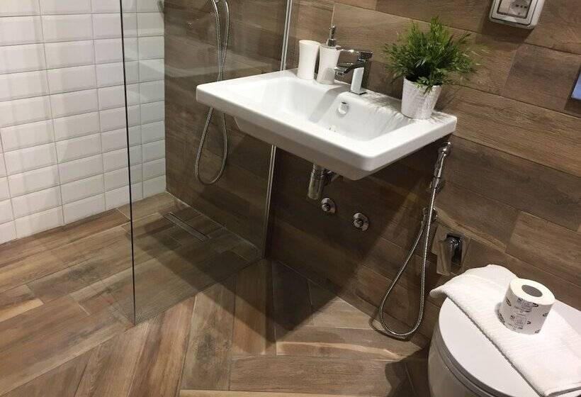 Camera Standard, Domus Tiberina