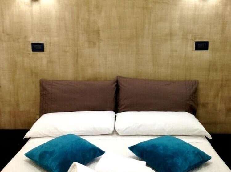 Camera Standard, Domus Tiberina