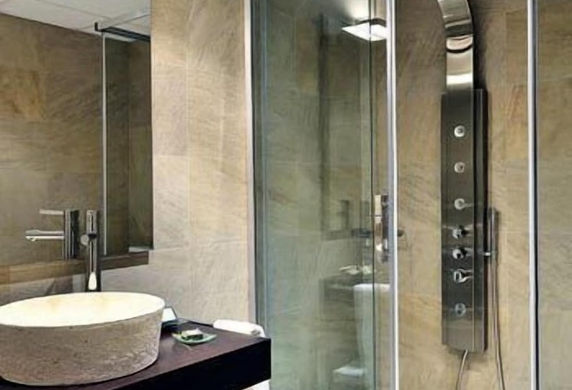 高级大房间, El Peiron