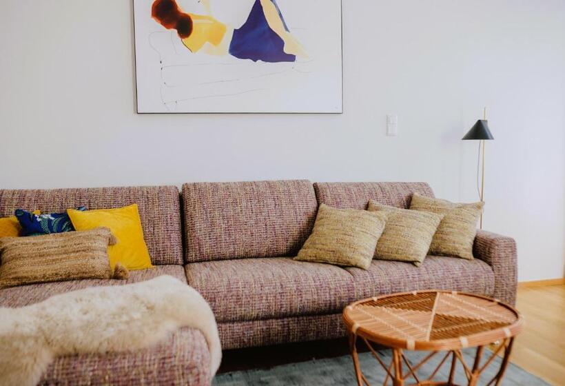 חדר משפחתי, Goldener Ochs