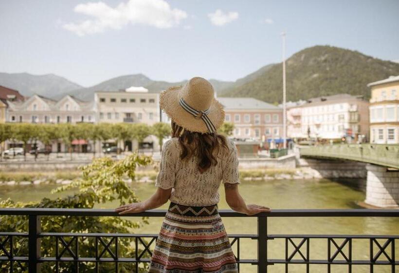 סוויטת ג'וניור, Goldener Ochs