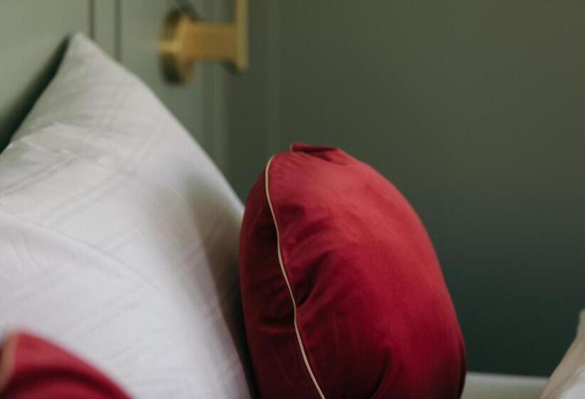 סוויטת ג'וניור, Goldener Ochs