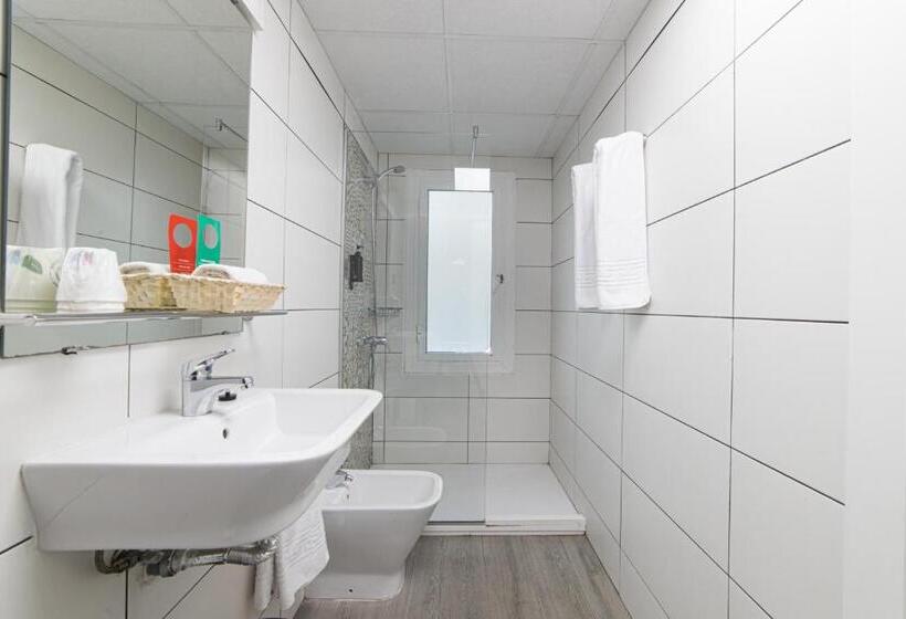 스탠다드 룸, Goya