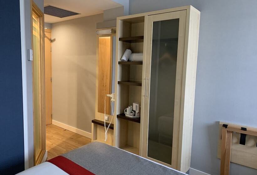 Номер Стандарт, Holiday Inn Express Vitoria, An Ihg