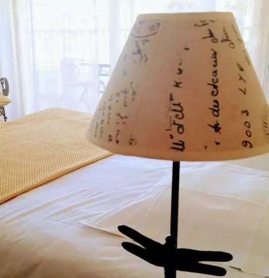 اتاق استاندارد یک نفره, Hôtel Restaurant Brasilia