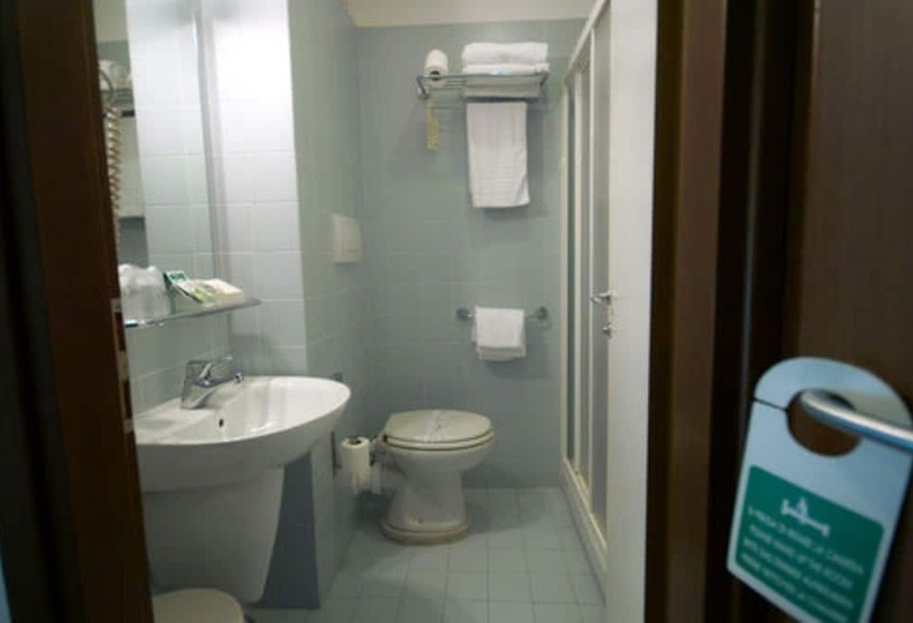 Triple Room Sea View, L'approdo